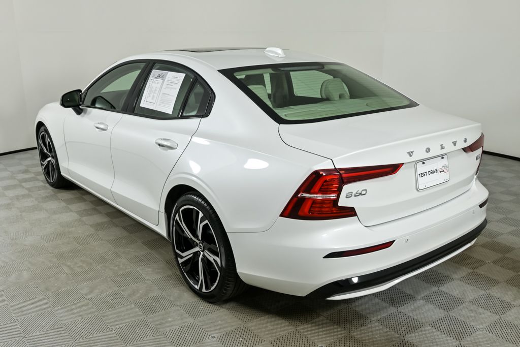 2023 Volvo S60 B5 Core photo 3