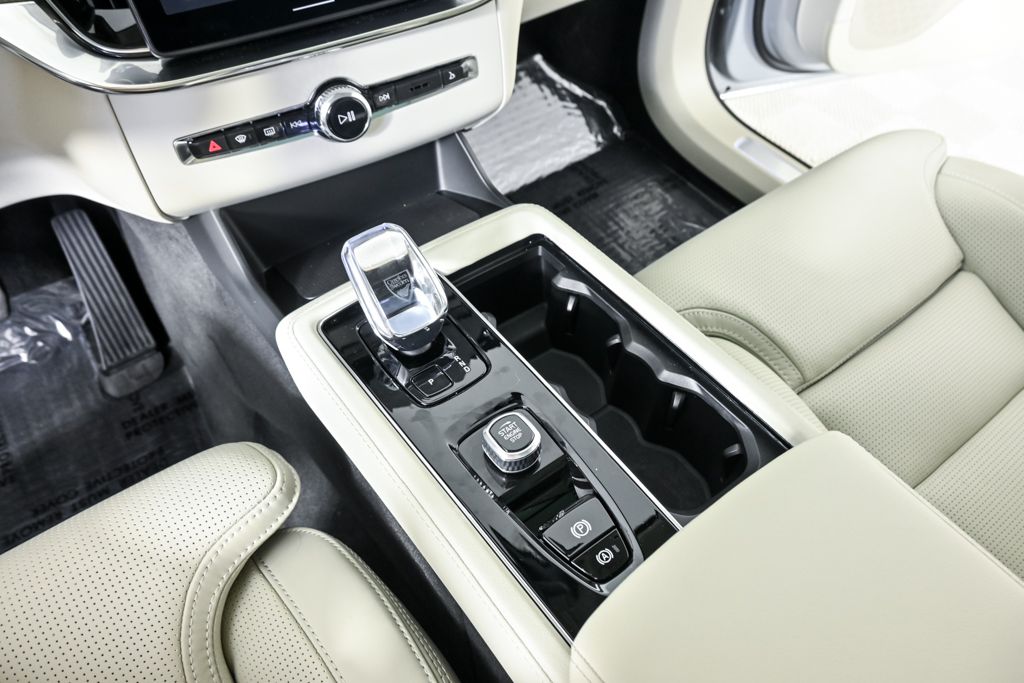 2026 Volvo XC90 Ultra - Photo 19
