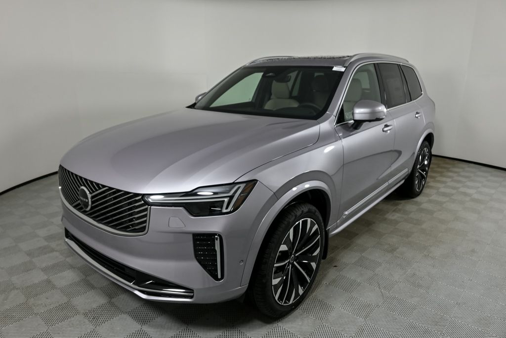 2026 Volvo XC90 Plus's photo
