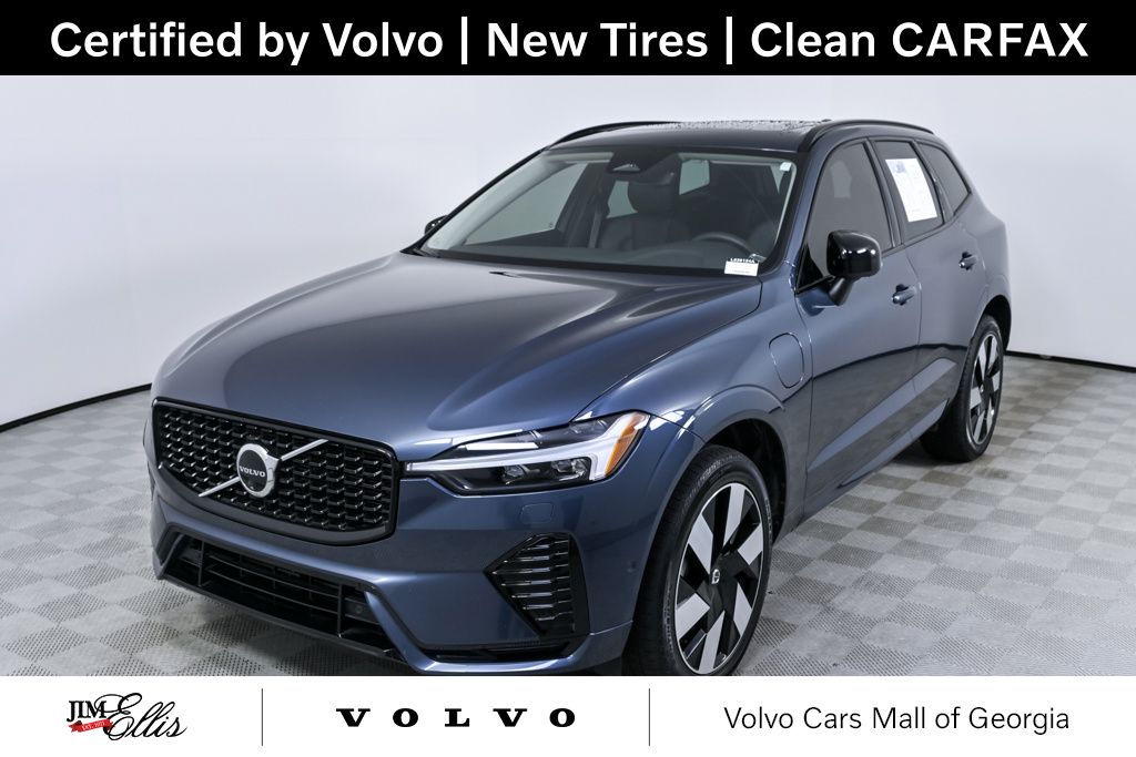 2024 Volvo XC60 T8 Plus Dark Theme AWD's photo