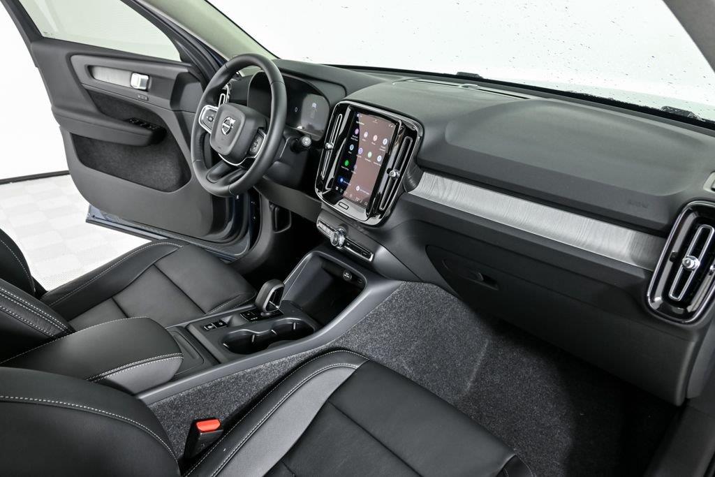2026 Volvo XC40 Core - Photo 24