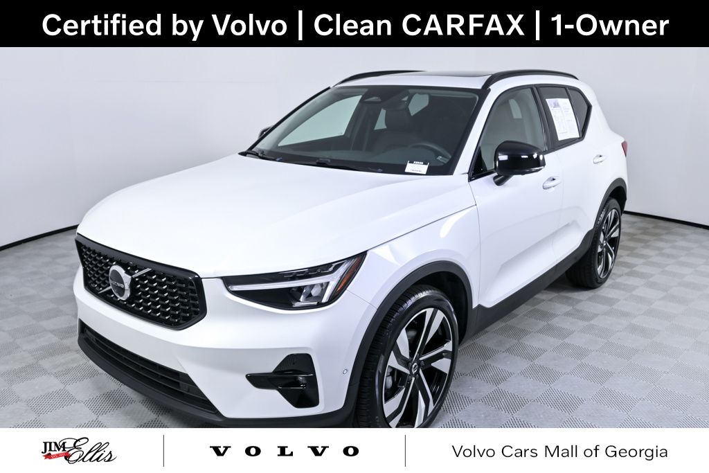 2025 Volvo XC40 Plus's photo