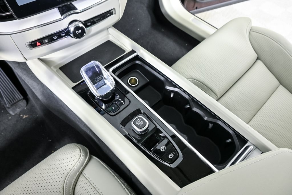2026 Volvo XC60 Ultra - Photo 17