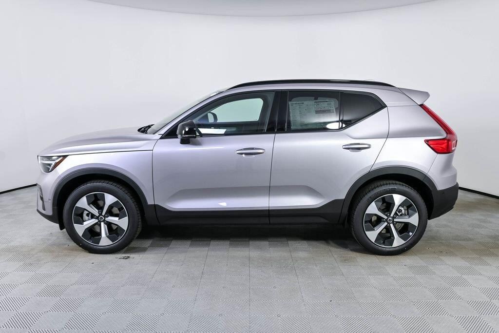 New 2026 Volvo XC40 B5 Plus SUV