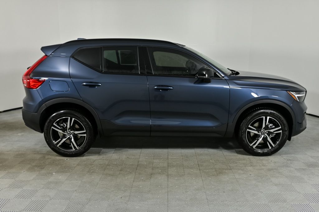 2026 Volvo XC40 Core - Photo 27