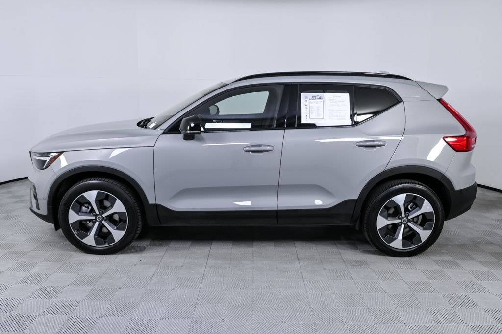 Certified 2025 Volvo XC40 B5 Plus Dark Theme SUV
