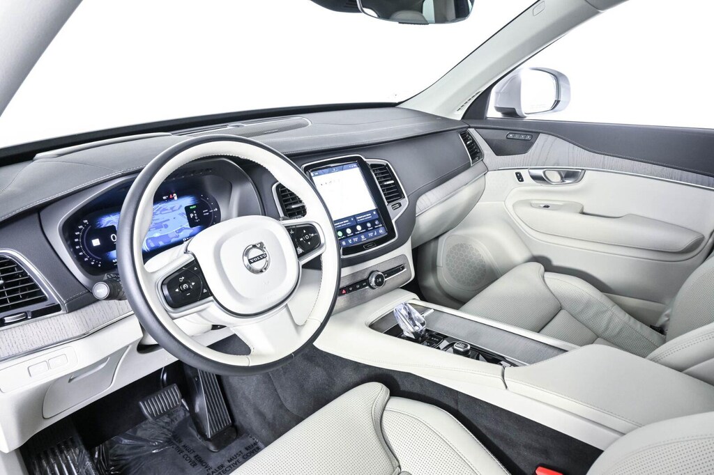 Certified 2025 Volvo XC90 plug-in hybrid T8 Ultra 7-Seater SUV