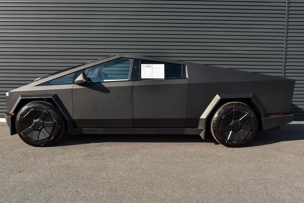 Used 2024 Tesla Cybertruck Base with VIN 7G2CEHED9RA004114 for sale in Buford, GA