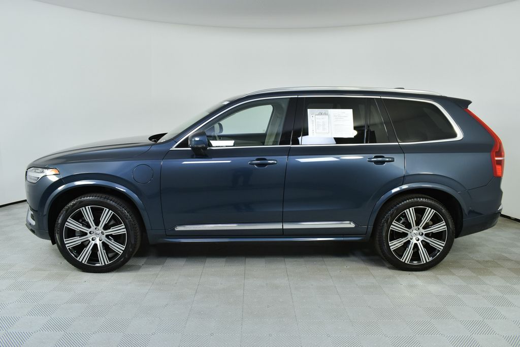 2024 Volvo XC90 T8 Ultimate photo 2
