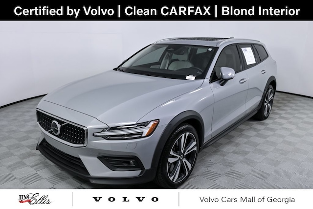 2025 Volvo V60 Cross Country B5 Plus Wagon