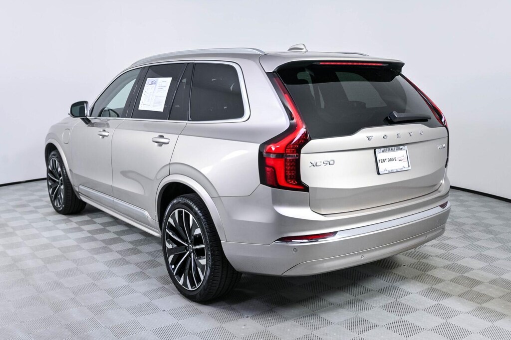 Certified 2025 Volvo XC90 plug-in hybrid T8 (2025.5) Core 7-Seater SUV