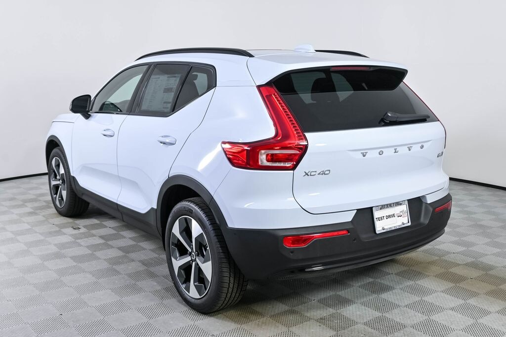 New 2026 Volvo XC40 B5 Plus SUV