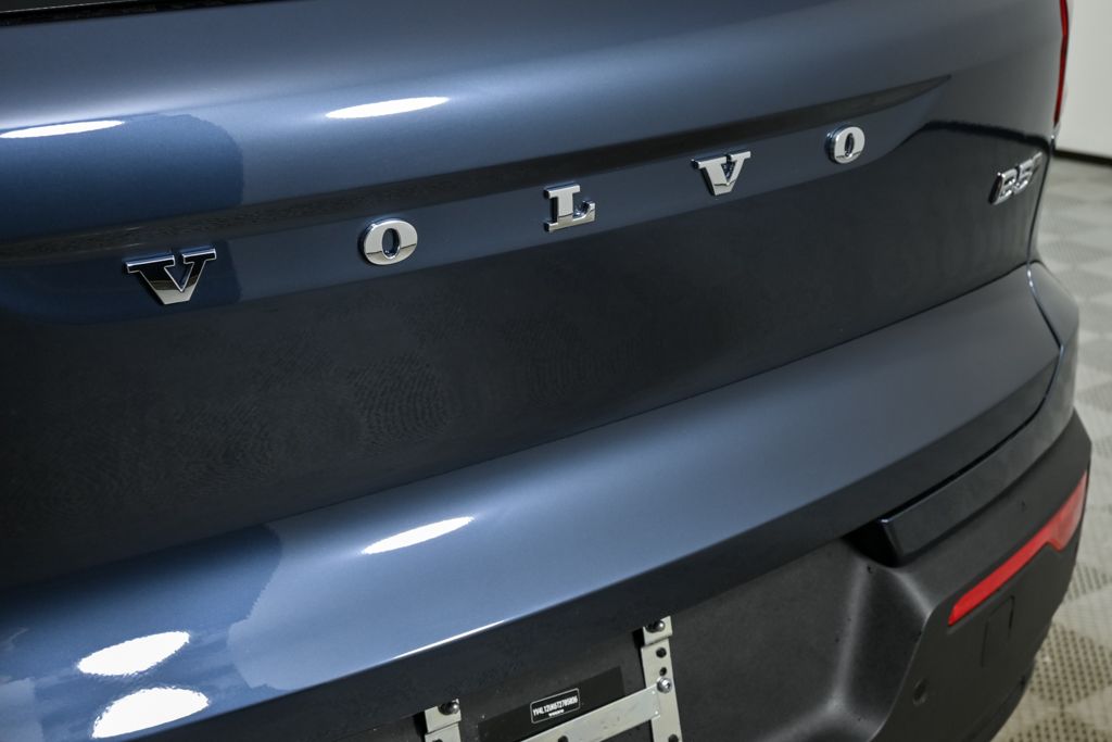 2026 Volvo XC40 Core - Photo 36