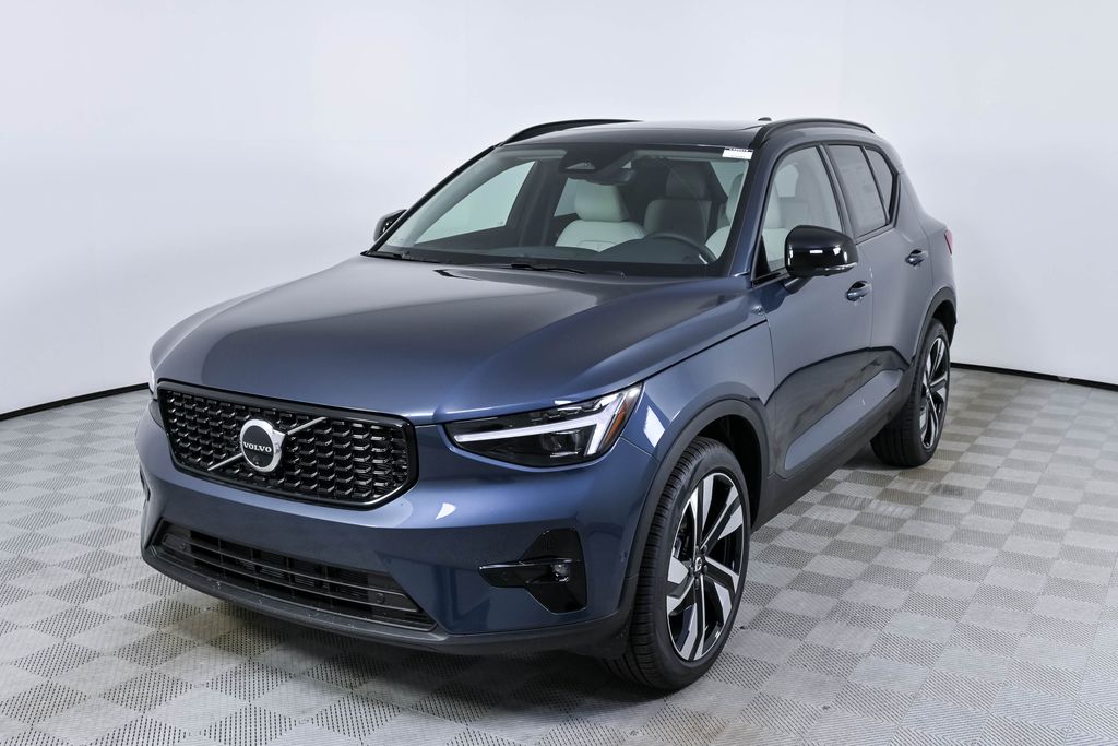 2026 Volvo XC40 B5 Ultra