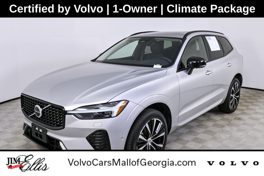 2025 Volvo XC60 Plus's photo