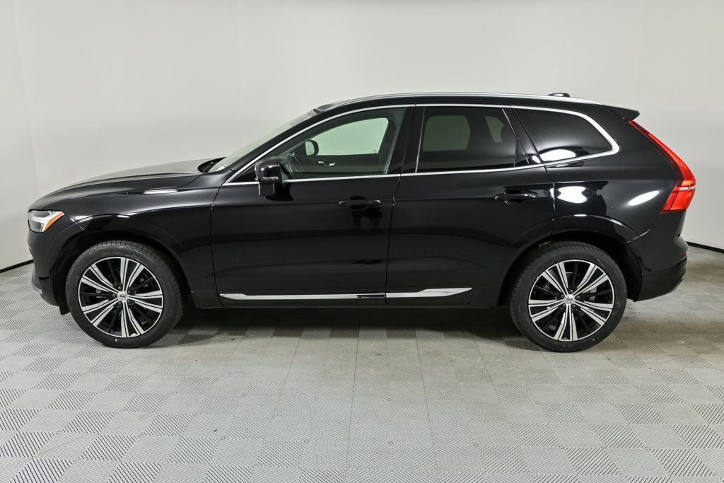 2022 Volvo XC60 B5 Inscription photo 2