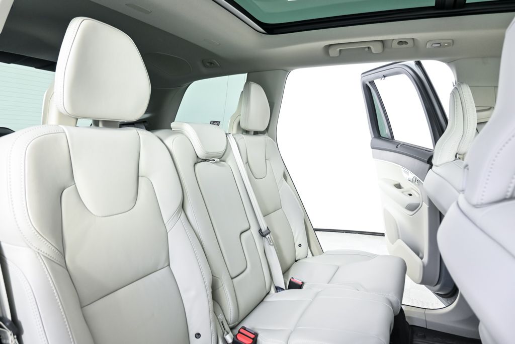 2026 Volvo XC90 Ultra - Photo 25
