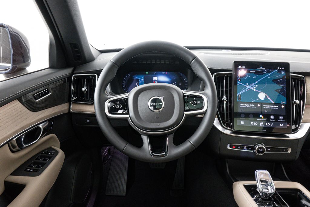 2026 Volvo XC90 Plus photo 3
