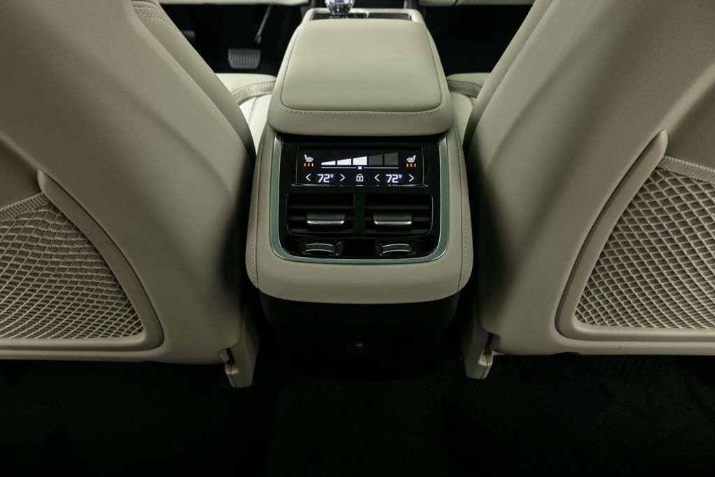 2026 Volvo XC90 Ultra - Photo 20