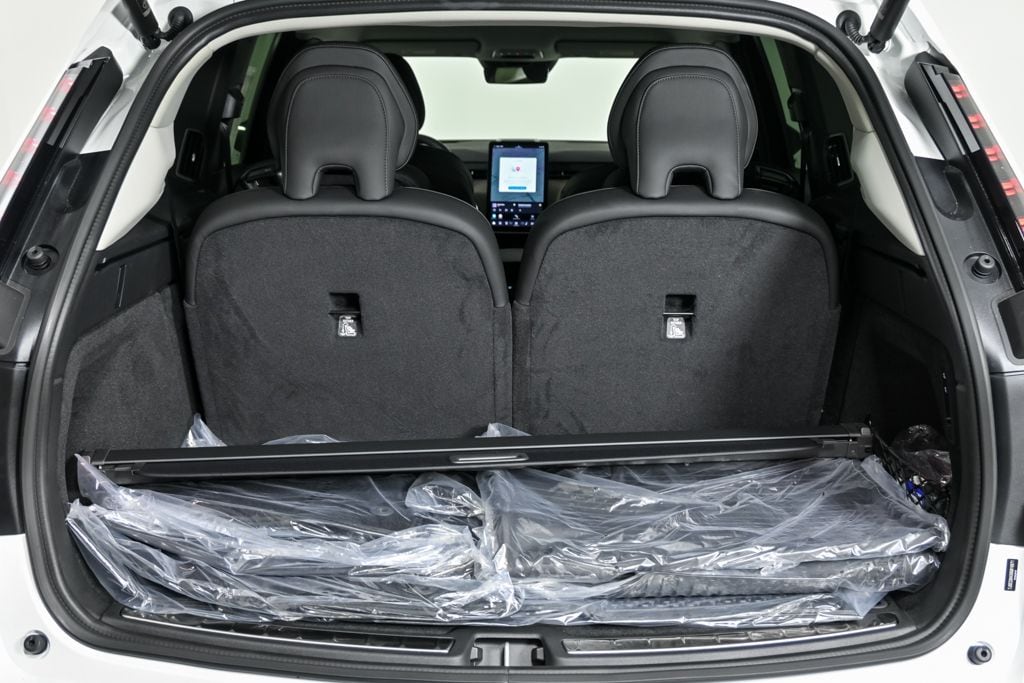 2025 Volvo EX90 Plus - Photo 31