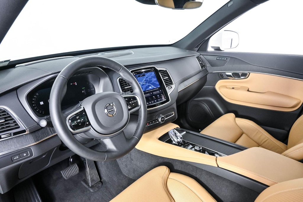 Certified 2025 Volvo XC90 plug-in hybrid T8 Ultra 7-Seater SUV