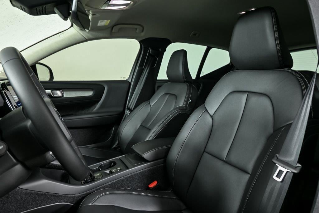2026 Volvo XC40 Core - Photo 7