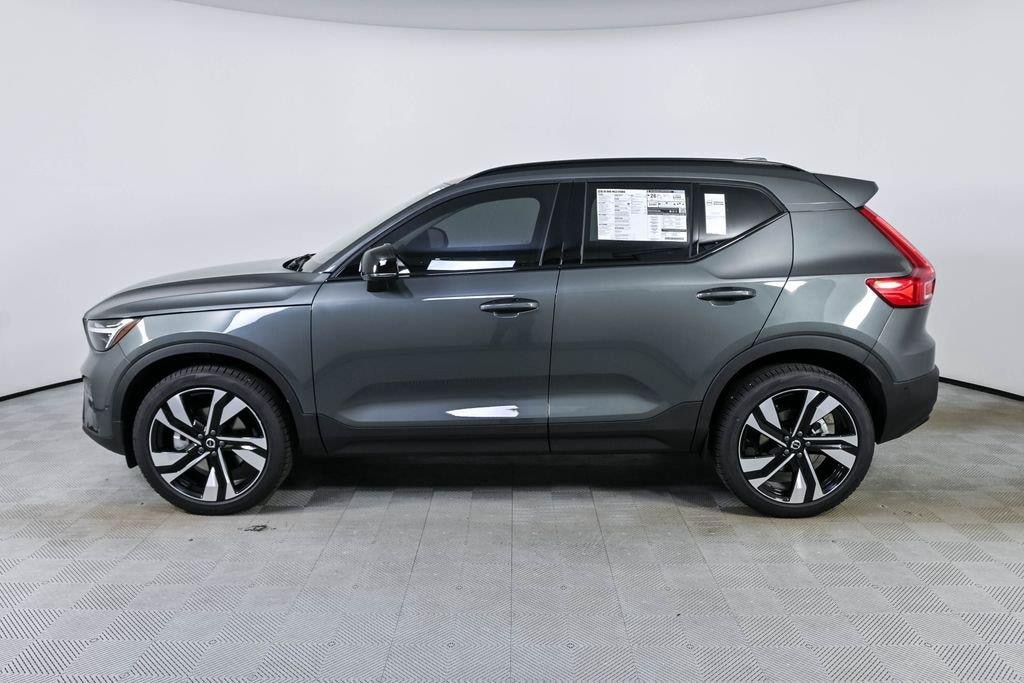 New 2026 Volvo XC40 B5 Plus SUV
