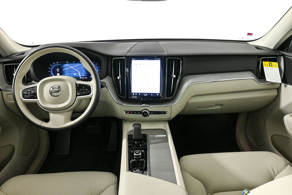 2026 Volvo XC60 B5 photo 2