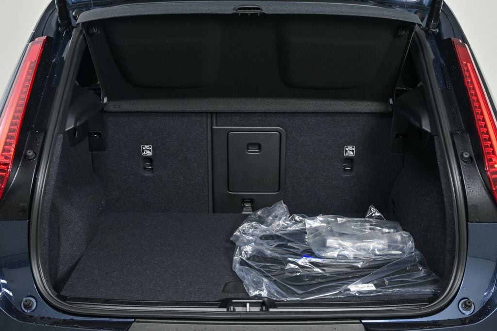2026 Volvo XC40 Core - Photo 30