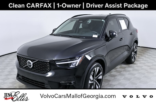 2023 Volvo XC40 B5 AWD Plus Dark SUV