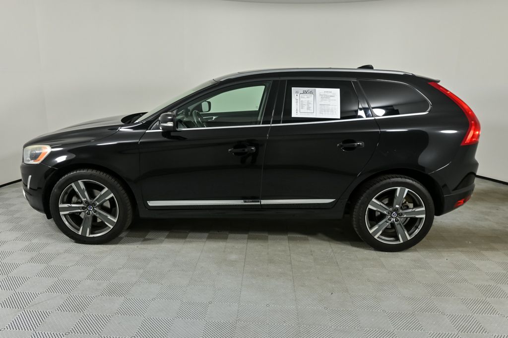 2017 Volvo XC60 T5 Dynamic photo 2