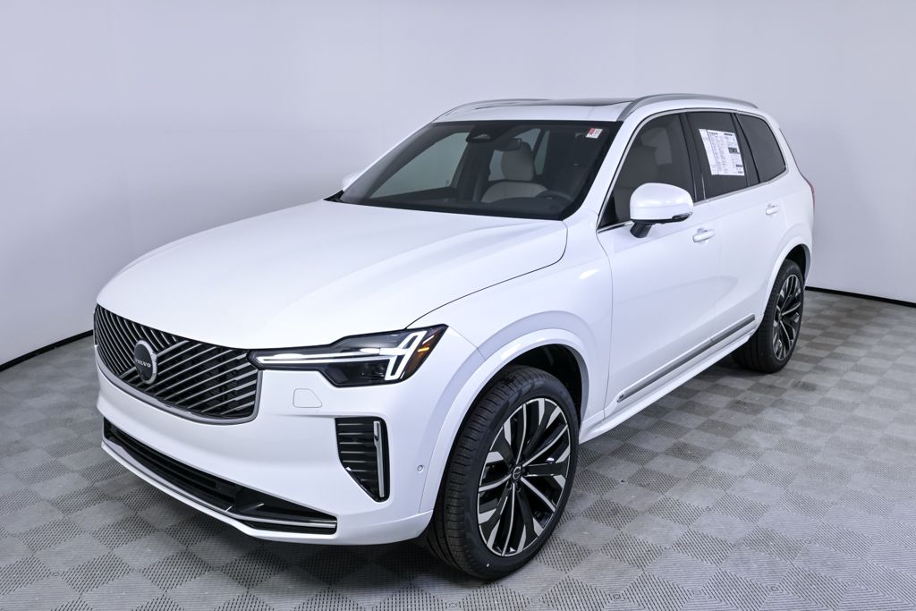 2026 Volvo XC90 Plus's photo