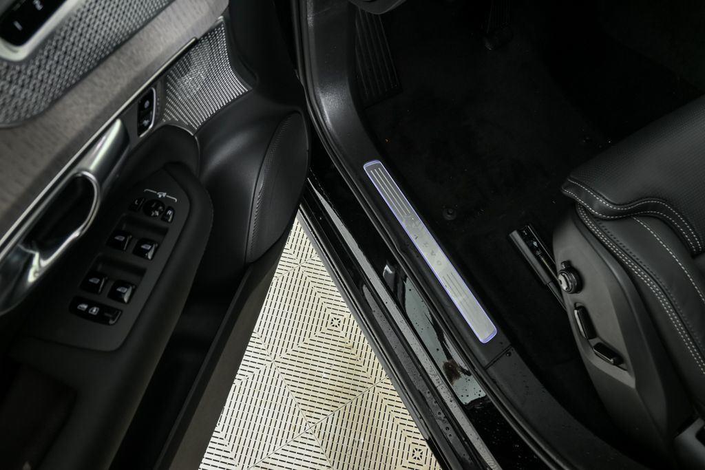 2026 Volvo XC90 Ultra - Photo 8