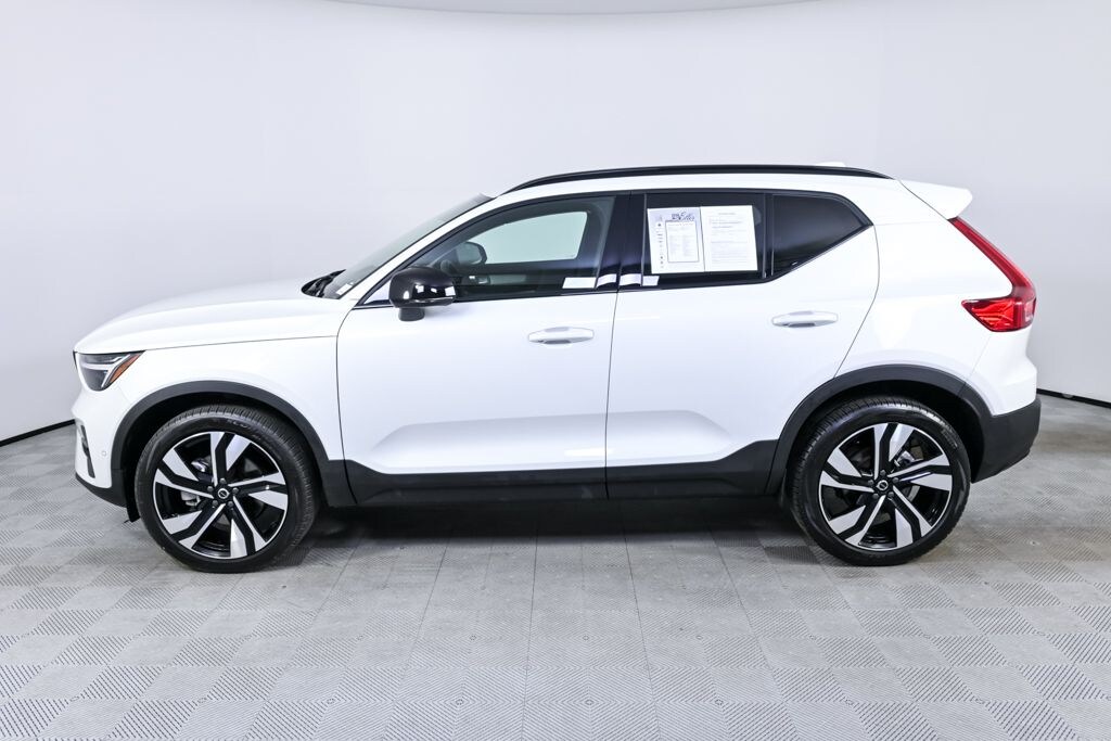 Certified 2025 Volvo XC40 B5 Plus Dark Theme SUV