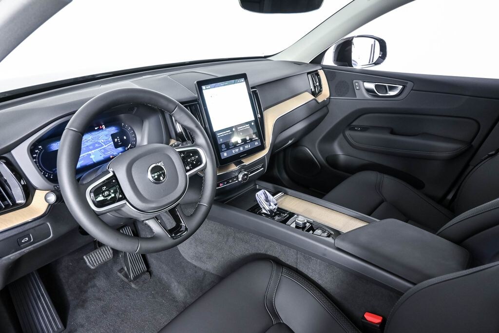 New 2026 Volvo XC60 B5 Plus SUV