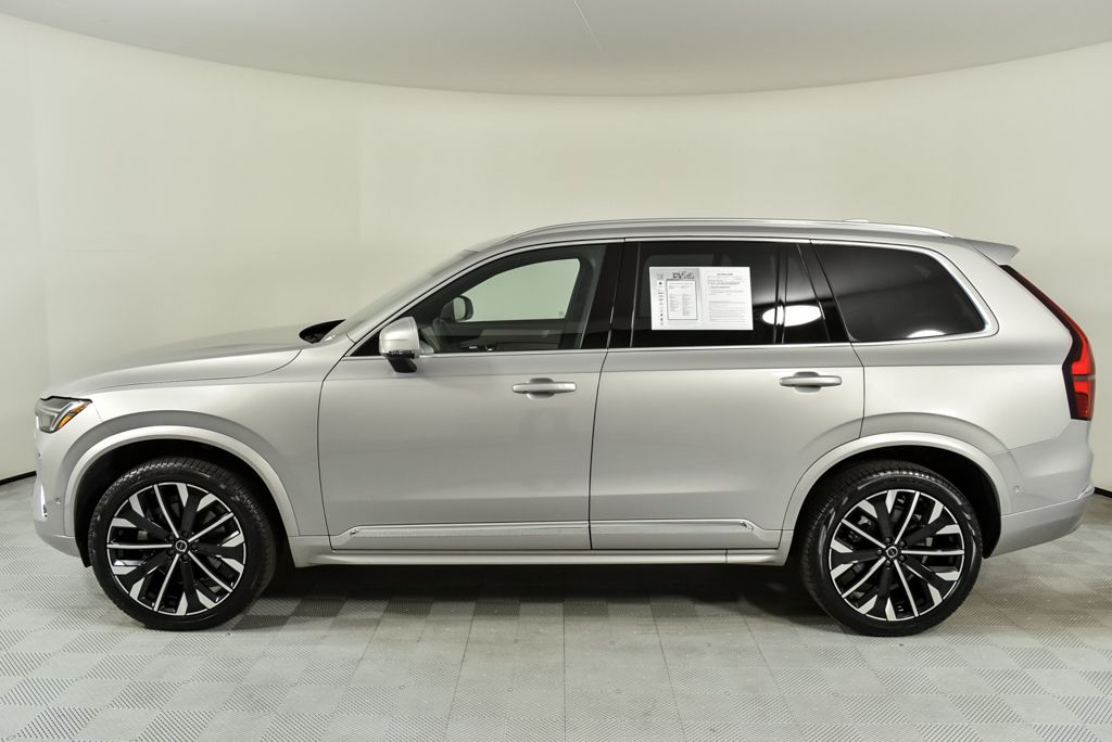2025 Volvo XC90 Plus photo 2