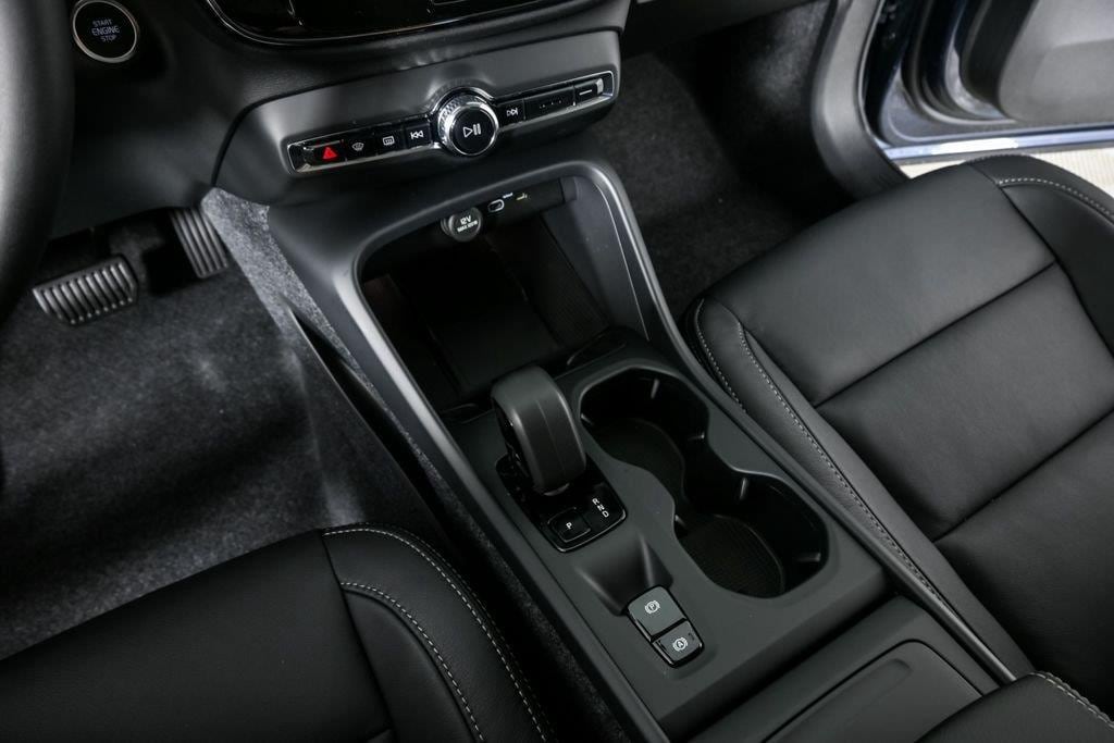 2026 Volvo XC40 Core - Photo 18