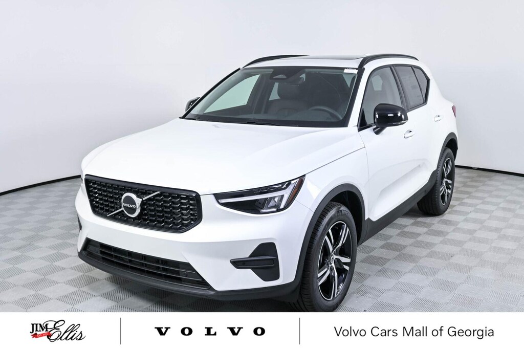 New 2026 Volvo XC40 B5 Core SUV