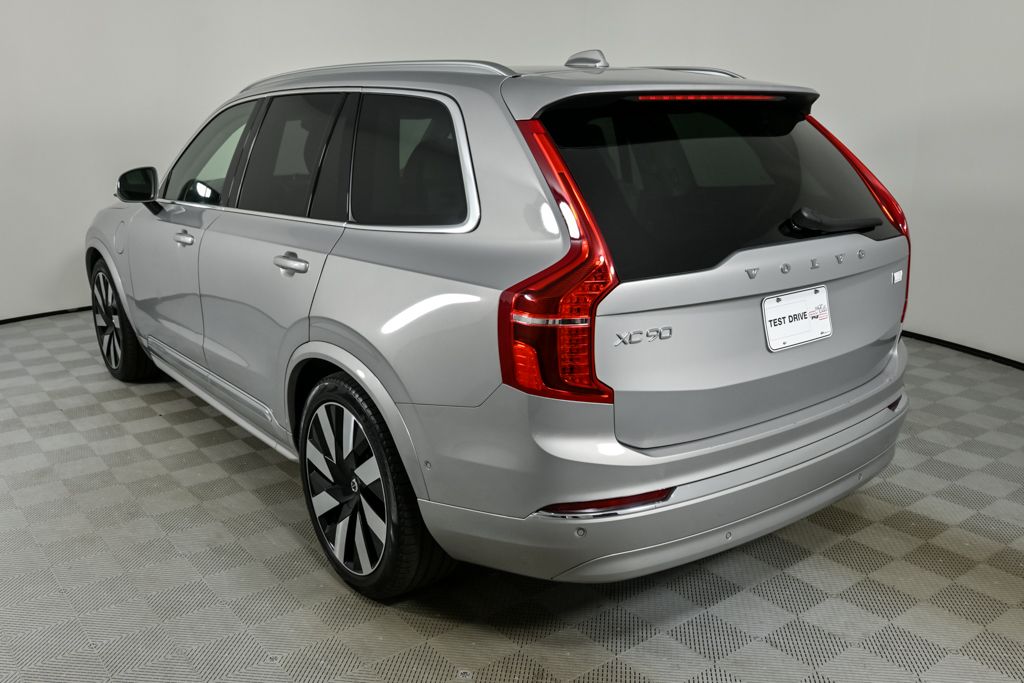 2024 Volvo XC90 T8 Ultimate photo 3