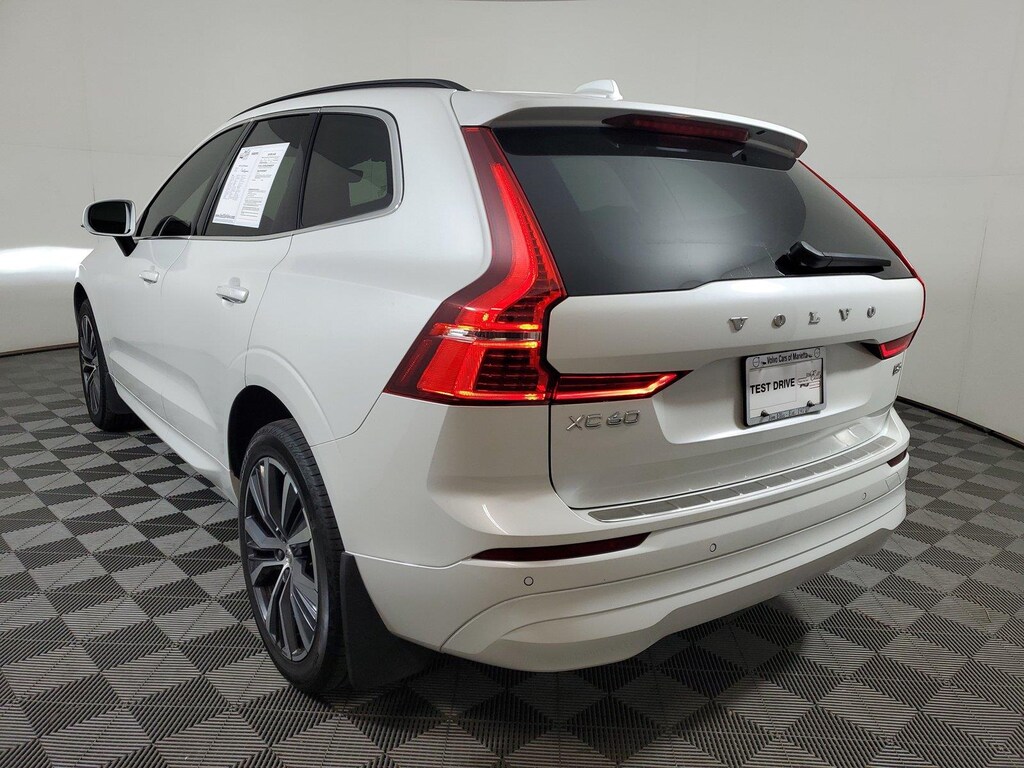Used 2022 Volvo XC60 B5 FWD Momentum SUV