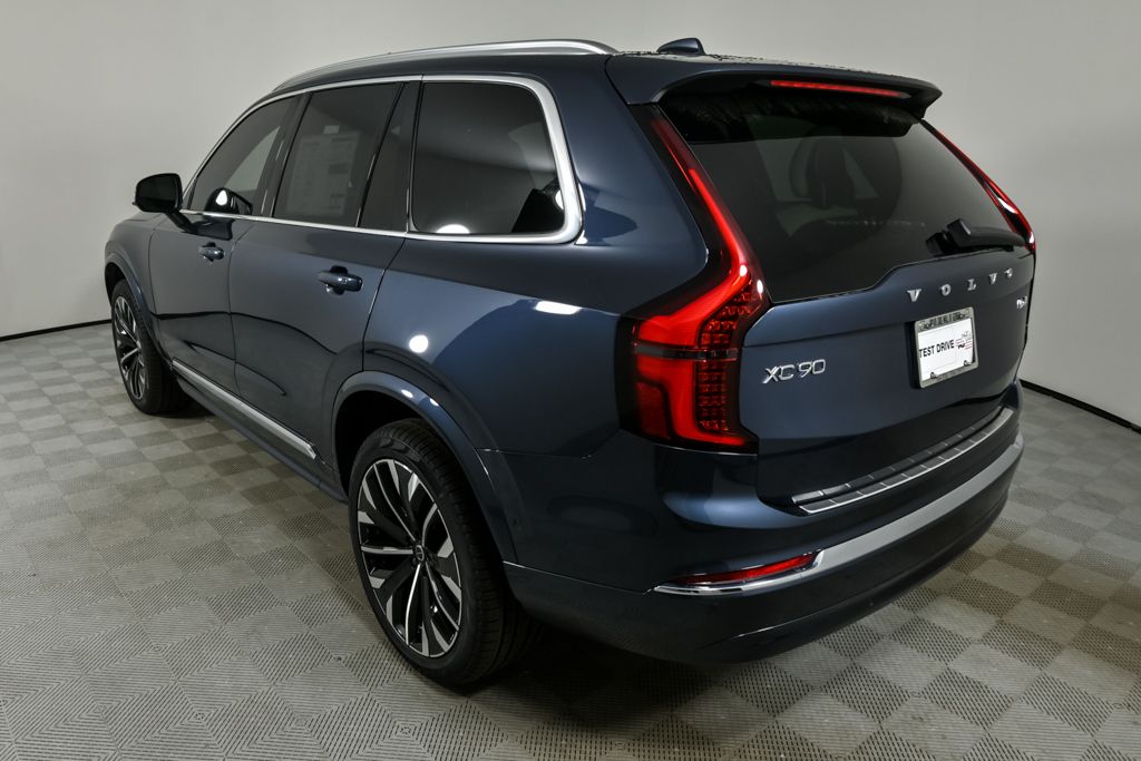 2026 Volvo XC90 Plus photo 3