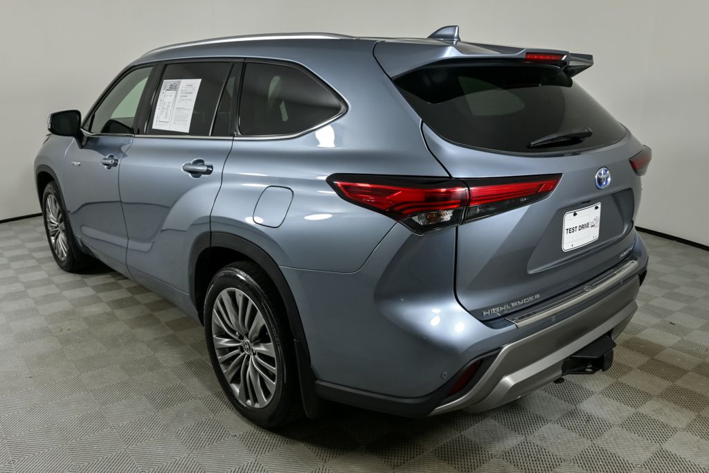 2021 Toyota Highlander Hybrid Platinum photo 3