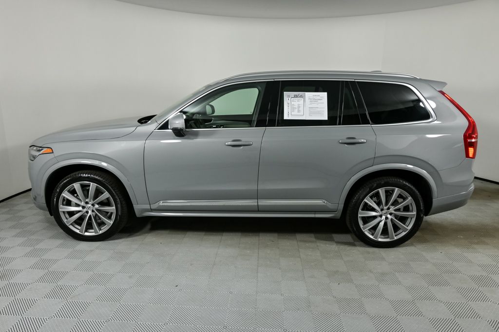 2025 Volvo XC90 B5 Core photo 2