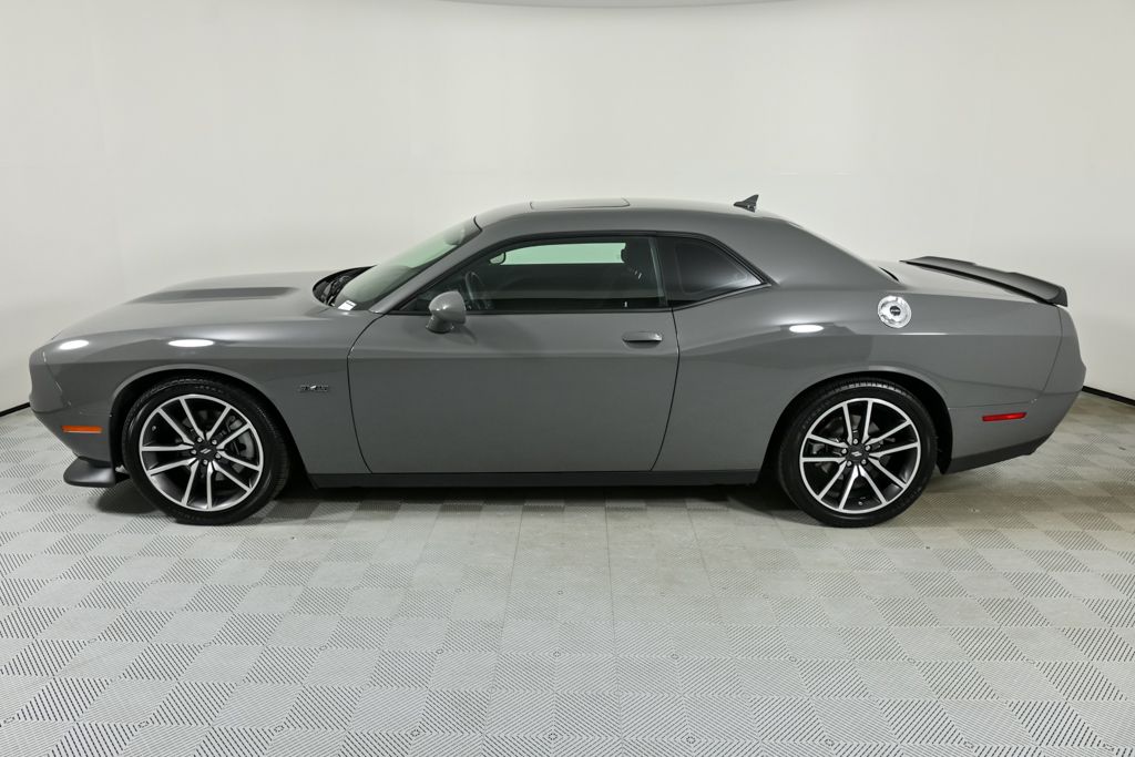 2023 Dodge Challenger R/T photo 2