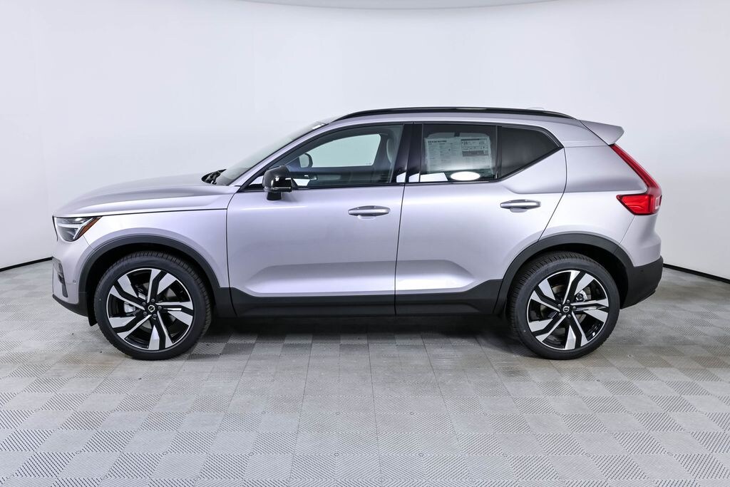 New 2026 Volvo XC40 B5 Ultra SUV