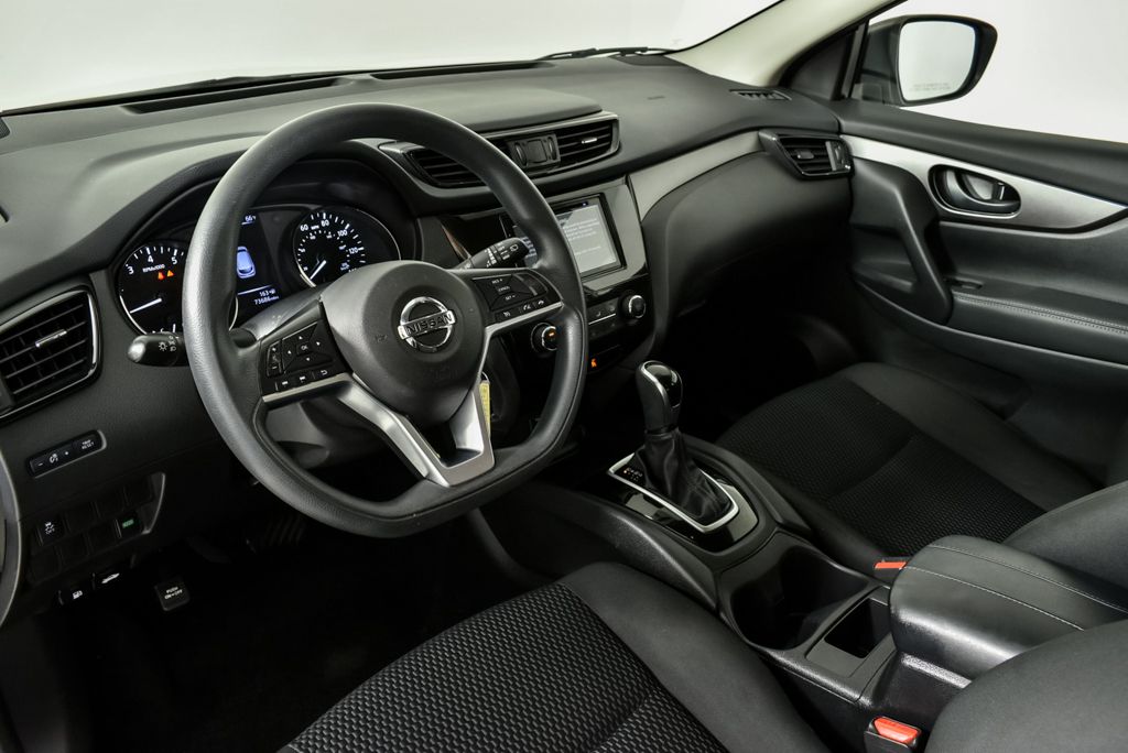 2017 Nissan Rogue Sport S photo 4