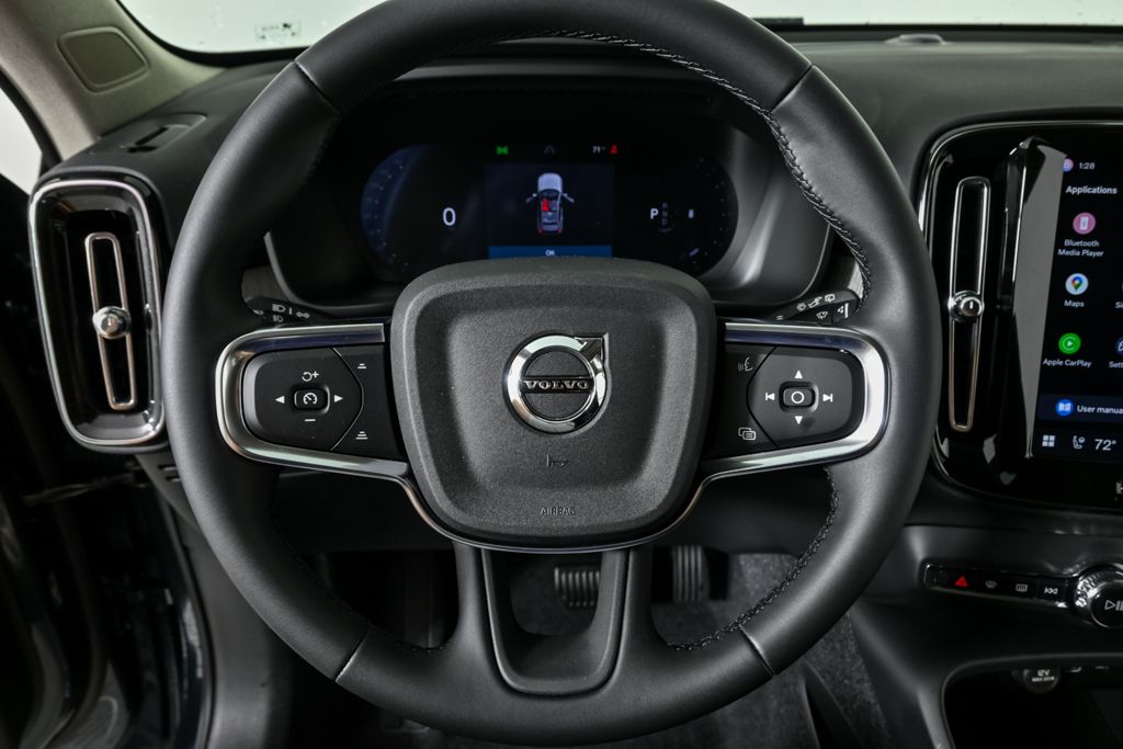 2026 Volvo XC40 Core - Photo 10