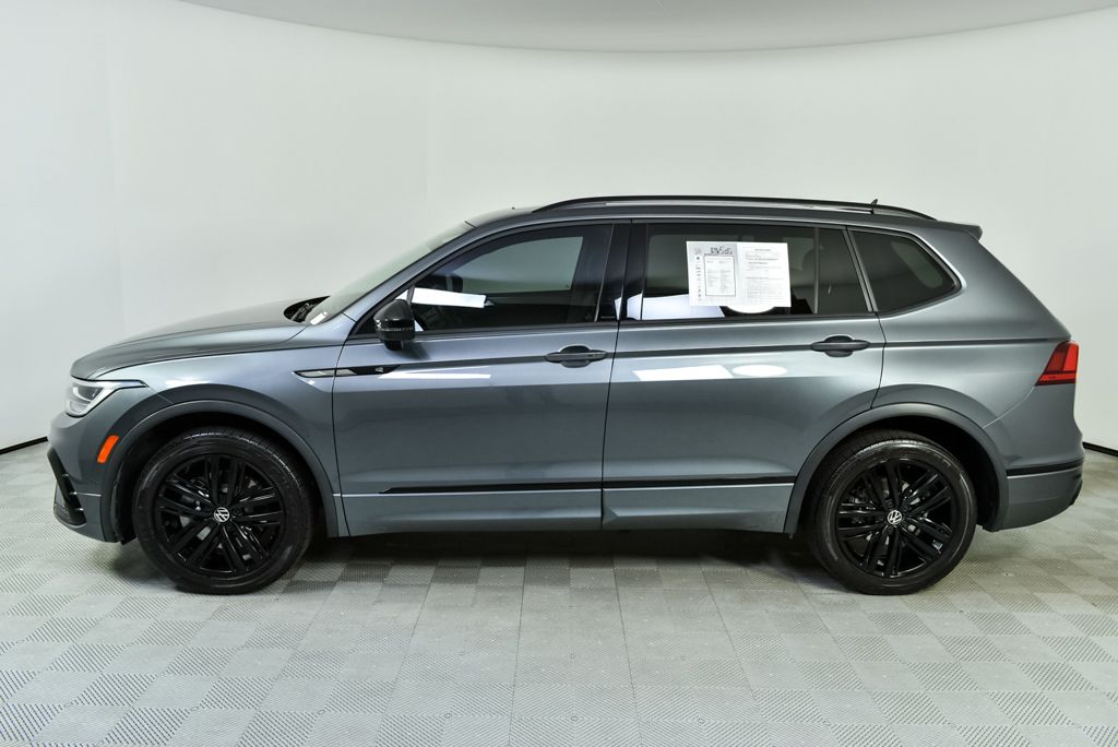 2022 Volkswagen Tiguan SE R-Line Black photo 2