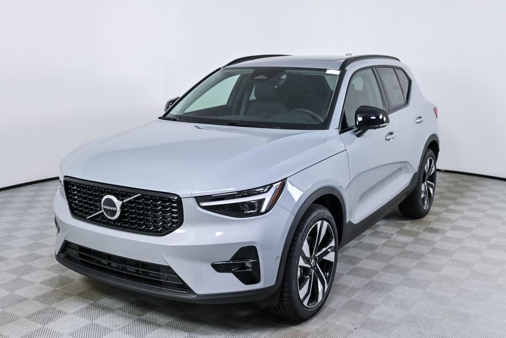 New 2026 Volvo XC40 B5 Ultra SUV