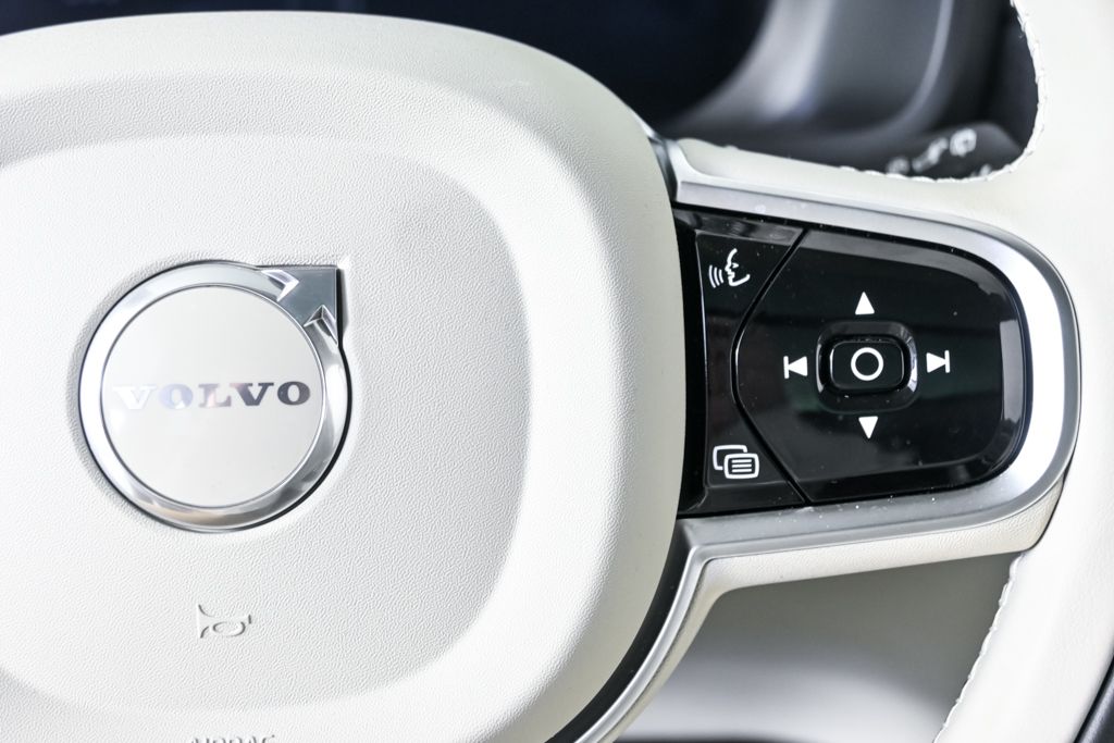 2026 Volvo XC90 Ultra - Photo 13